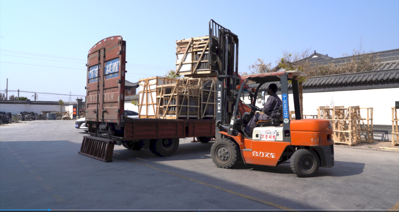 產(chǎn)品裝車發(fā)貨